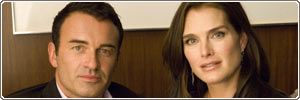Julian McMahon e Brooke Shields