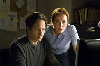 David Duchovny e Gillian Anderson em Arquivo X