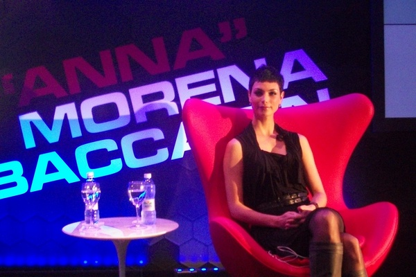 Morena Baccarin no Brasil. Foto: Maria Clara Lima.