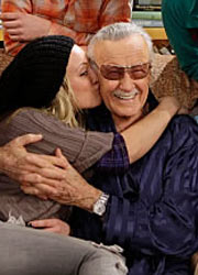 Kaley Cuoco e Stan Lee em The Big Bang Theory