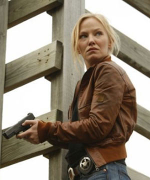 Kelli Giddish em Chase