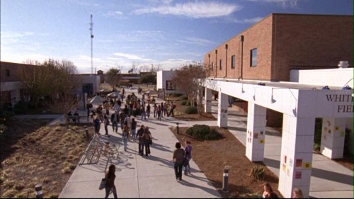 one tree hill escola