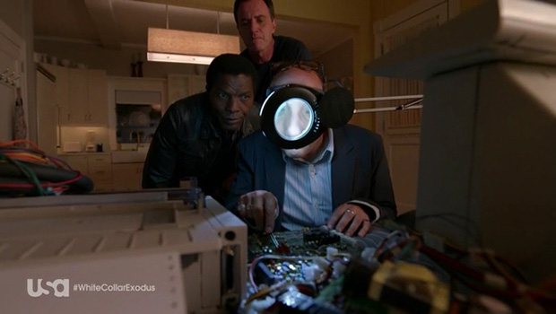 White Collar 6x03 Mozzie, Peter e Luc